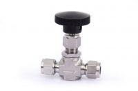 Integral-bonnet Needle Valves