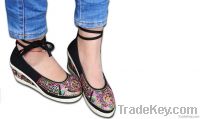 China Folk Style Handmade Embroidered Shoes, Flat Cloth Shoes