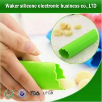 https://ar.tradekey.com/product_view/2014-Cute-Magic-Silicone-Garlic-Peeler-Useful-Good-Kitchen-Helper-6750142.html