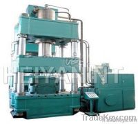 Hydraulic press for seamless pipe fittings manufacturing