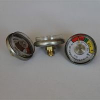 Pressure gauge for dry powder fire extinguisher