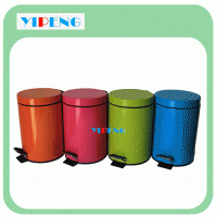 Round pedal dust bin