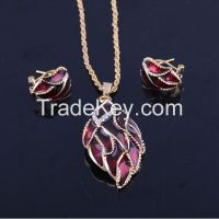 New Pendant Fashion Necklace and Earrings Alloy Jewelry Set Rhinestone Leaf Shape