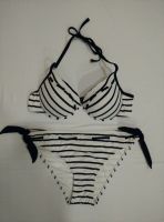 Sexy string bikini in black and white striped print push up cup