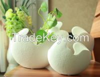 Ceramic vase   Creative eggshell shape vase