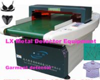 Garment metal detector