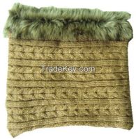 Cable knitted ring scarf with fur edge