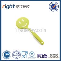 Dongguan Right silicone/smile face silicone spatula