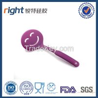 Dongguan Right silicone/smile face silicone spatula