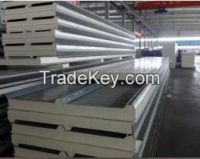 Polyurethane sandwich panel for roofing