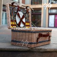 wicker picnic basket items for salle