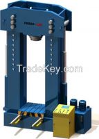 Hydraulic workshop press wit high working capacity