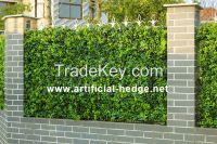 Artificial privacy hedges for outdoor privacy screen